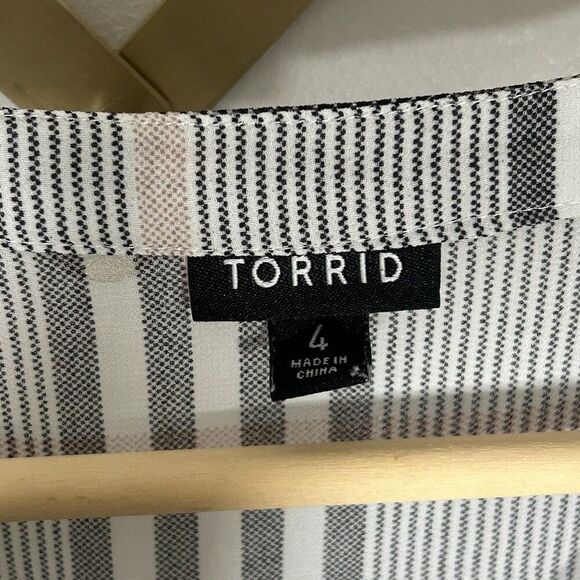 Torrid Lexie Plaid Babydoll Tunic Dress Size 4x Hi Low Hem Button Front Chiffon - Picture 8 of 10